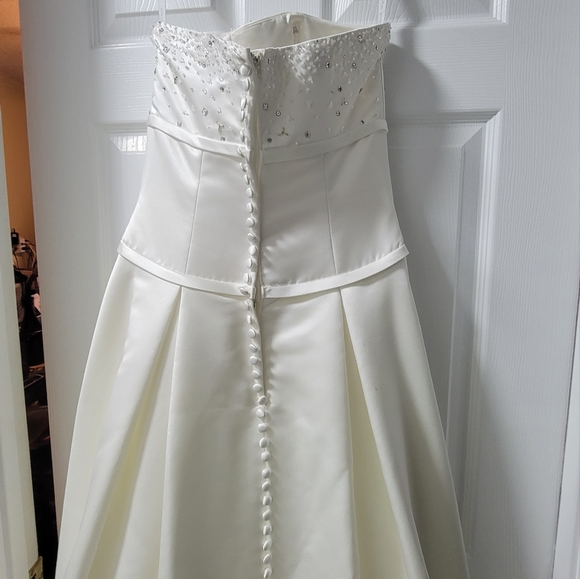 Alfred Angelo wedding gown - Picture 5 of 12
